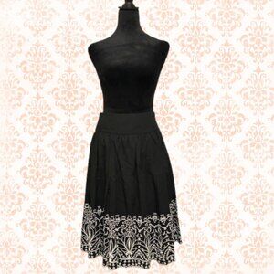 Semanticks Skirt Women's Size XS Black White Embroidered Detailing Scalloped Hem